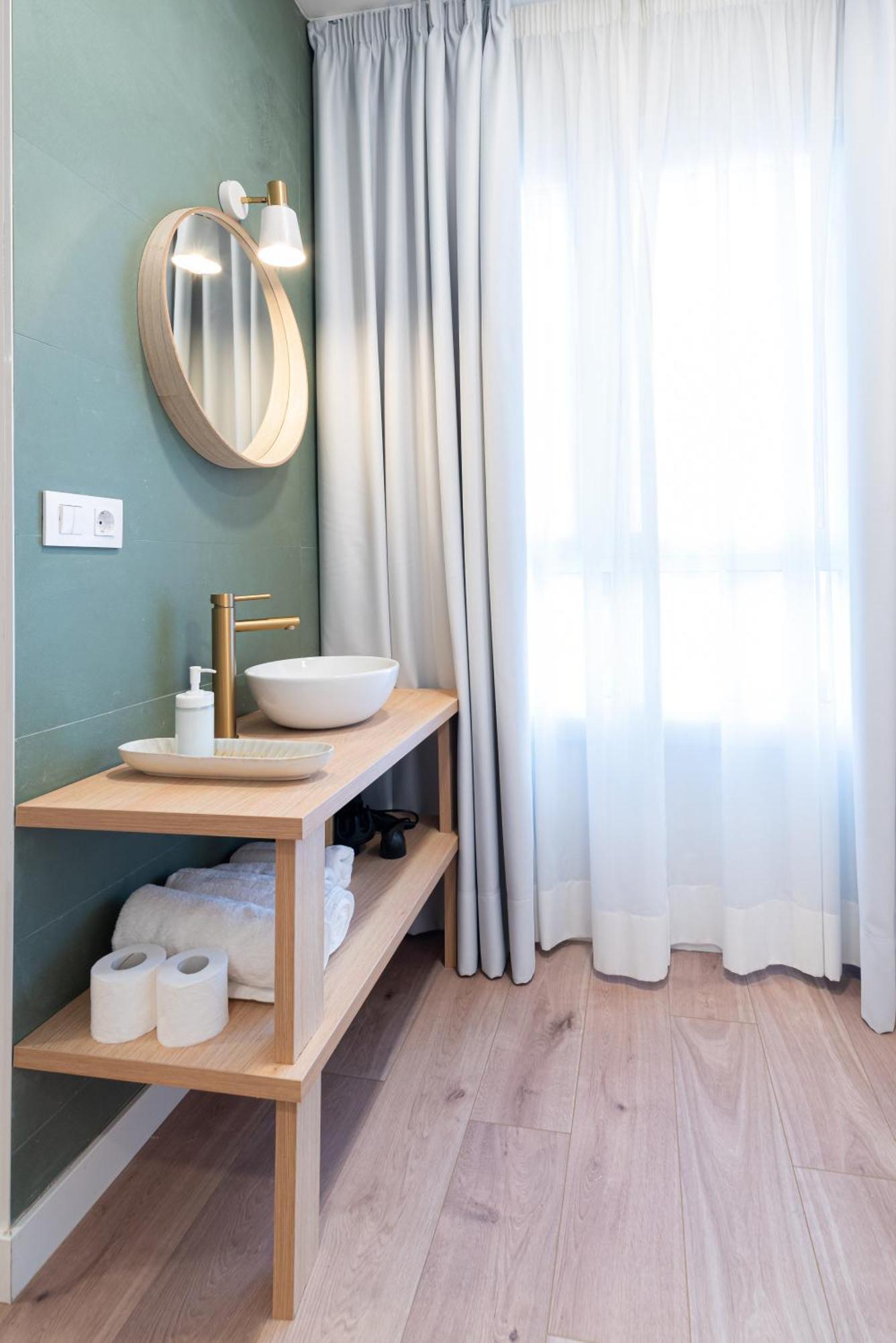 Apartamentos Turisticos Fatima, En El Centro De Виго Екстериор снимка